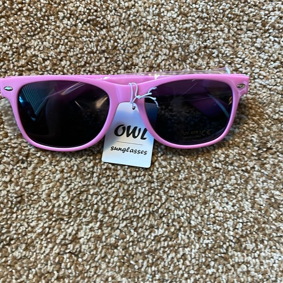 Owl pink Classic 80’s Dark Lens Sunglasses - Picture 1 of 3